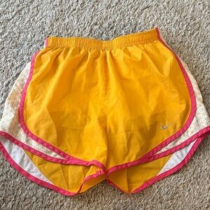 Nike Women’s Tempo Shorts XS